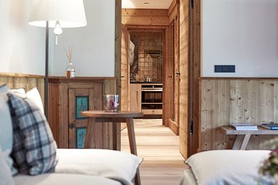 Connecting door from #307 to #305 for your Grand Chalet